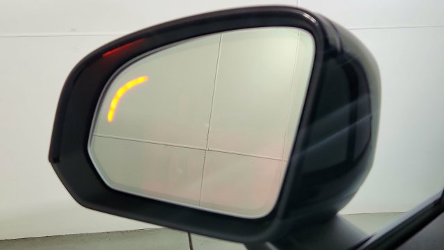 New 2026 Volvo XC40 B5 Plus w/ Protection Package Premier AWD/4WD image 15