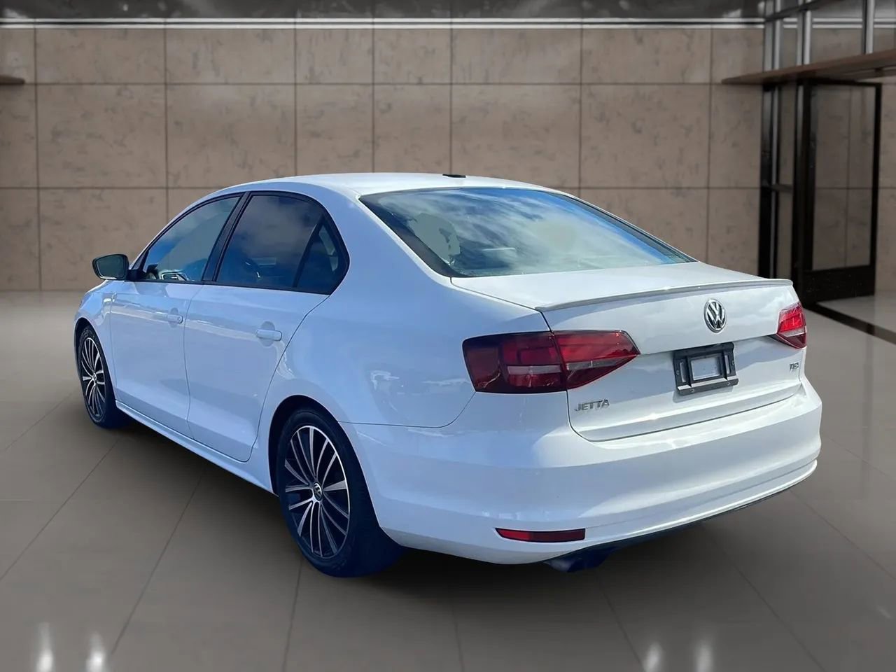 Used 2016 Volkswagen Jetta Sport image 3
