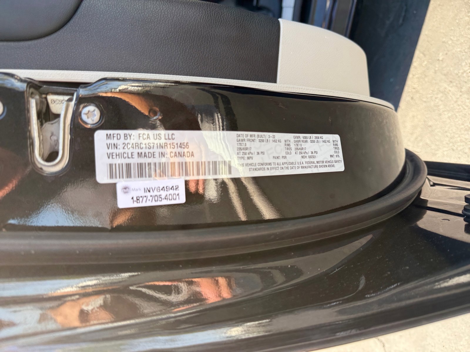 Used 2022 Chrysler Pacifica Limited w/ Uconnect Theater Family Group image 27