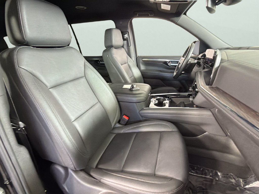 Used 2026 Chevrolet Suburban LT w/ Comfort Package AWD/4WD image 37