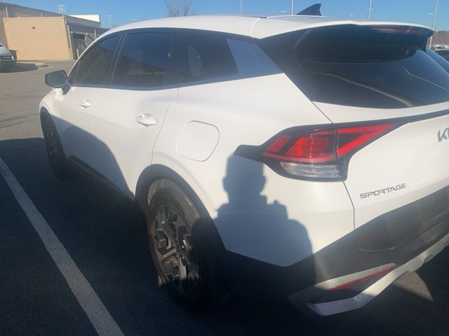 Used 2024 Kia Sportage EX image 7