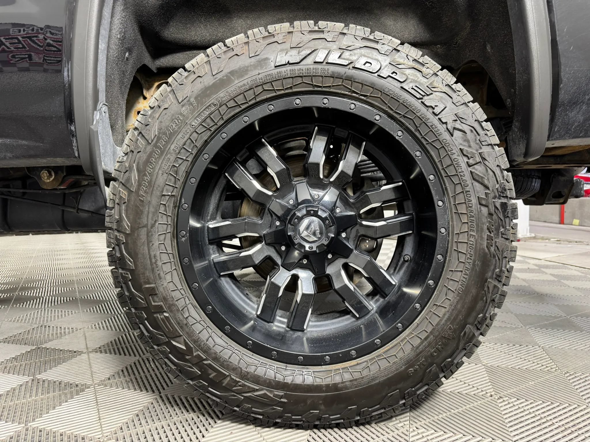 Used 2019 GMC Sierra 2500 Denali w/ Duramax Plus Package AWD/4WD image 46