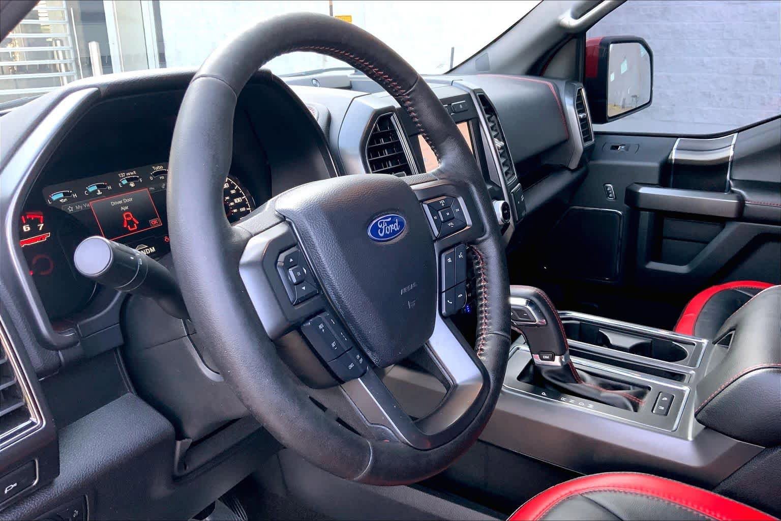 Used 2019 Ford F150 Lariat w/ Equipment Group 502A Luxury AWD/4WD image 15