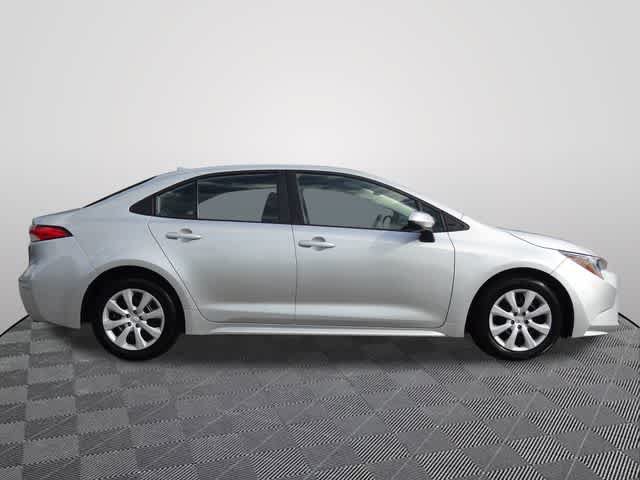 Used 2025 Toyota Corolla LE FWD image 4