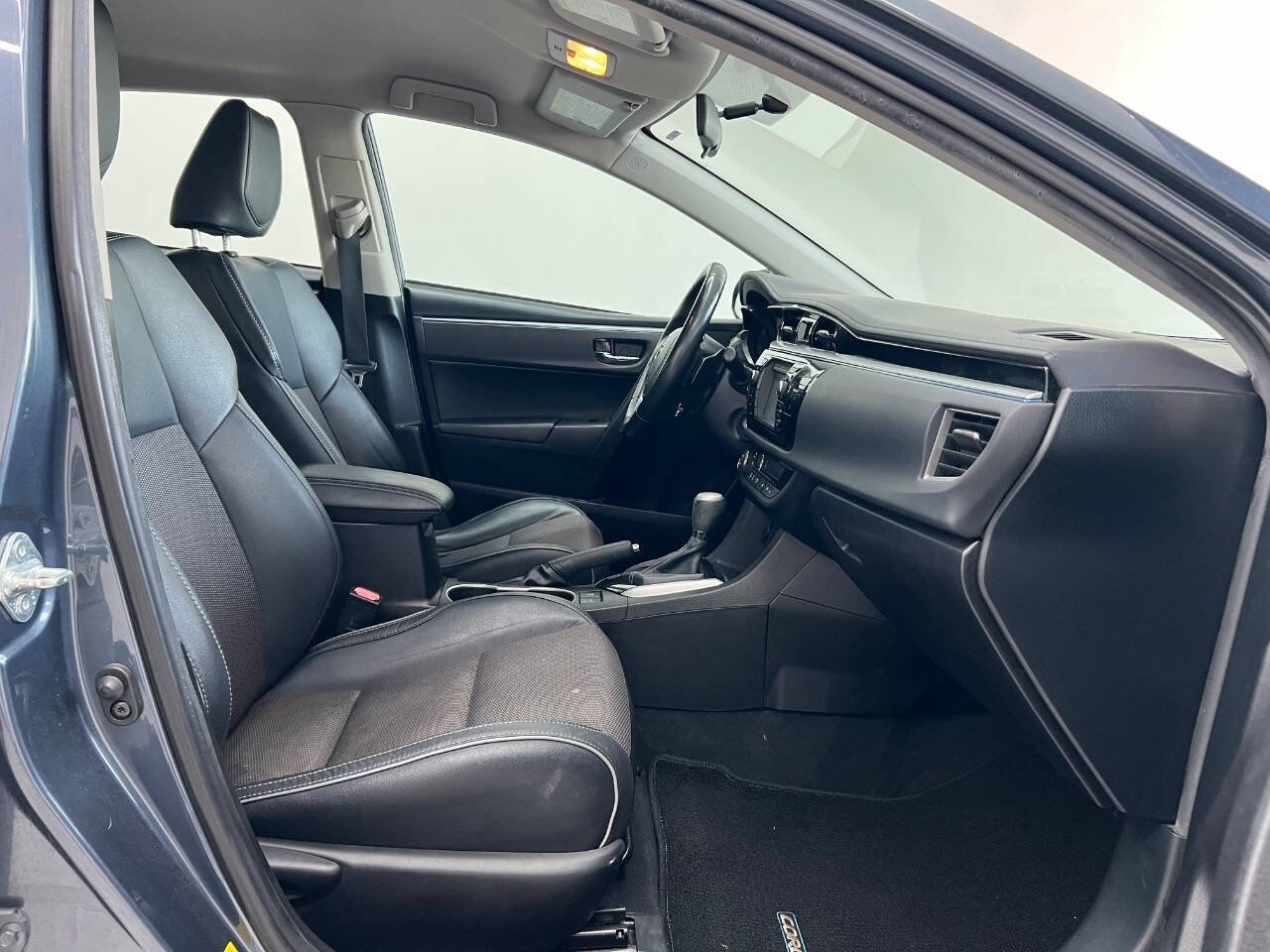 Used 2014 Toyota Corolla S image 17