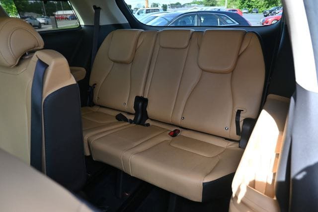 Used 2022 Kia Carnival EX FWD image 26