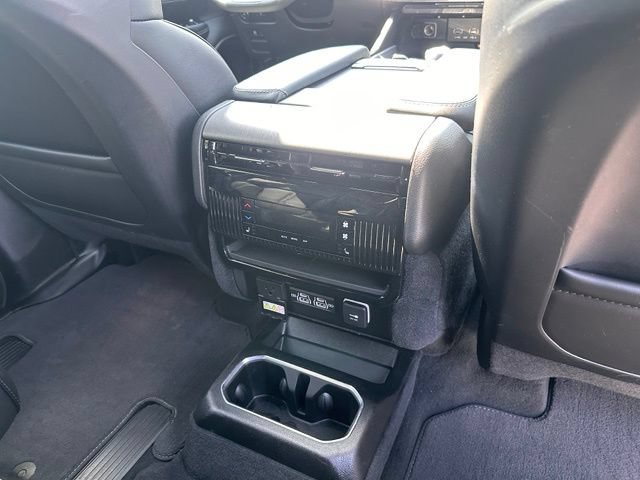 Used 2025 Jeep Wagoneer Series III w/ Premium Group I AWD/4WD image 30