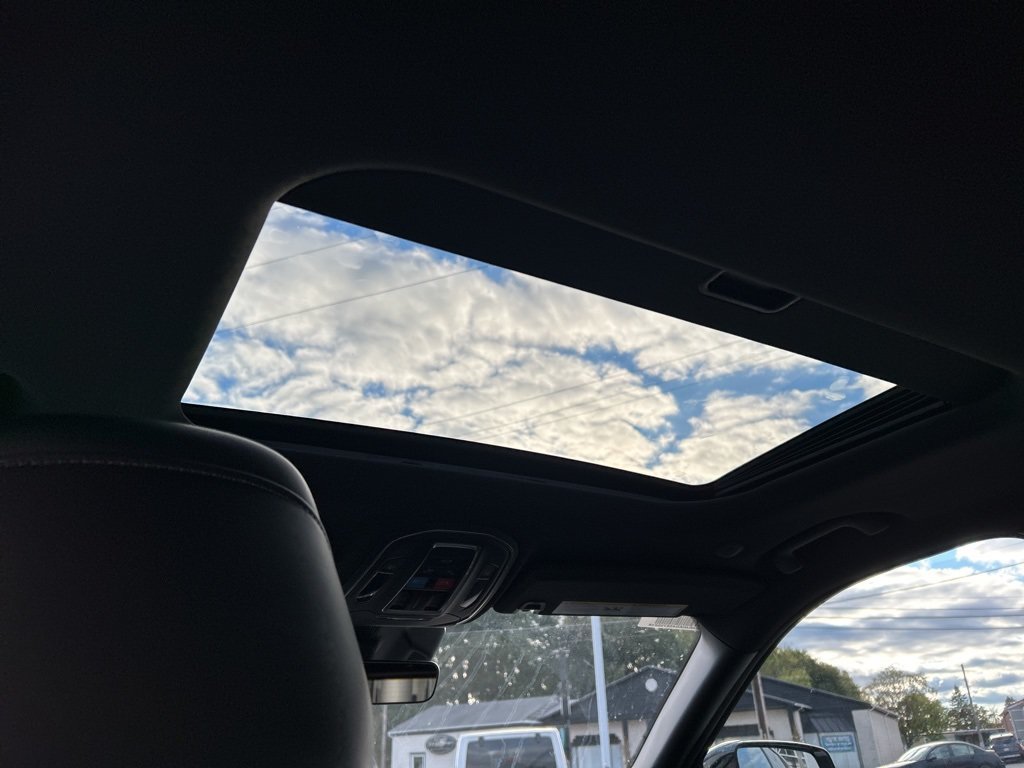 New 2025 Jeep Grand Cherokee Altitude AWD/4WD image 17