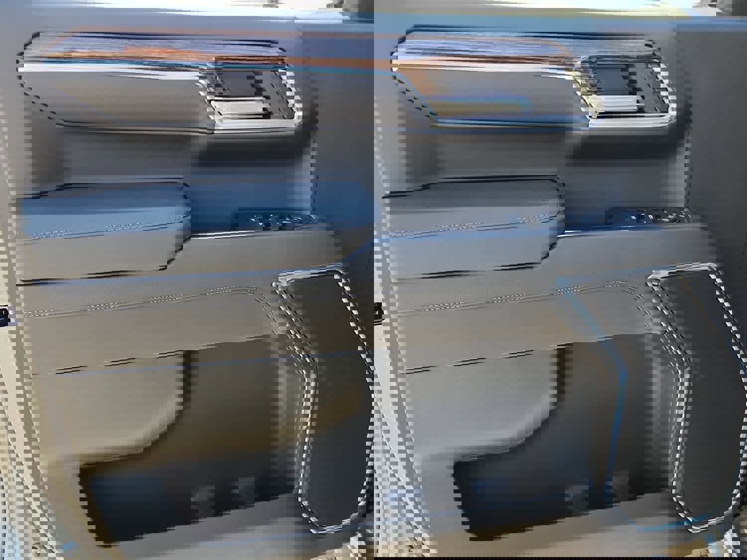 New 2026 GMC Sierra 1500 Elevation image 9