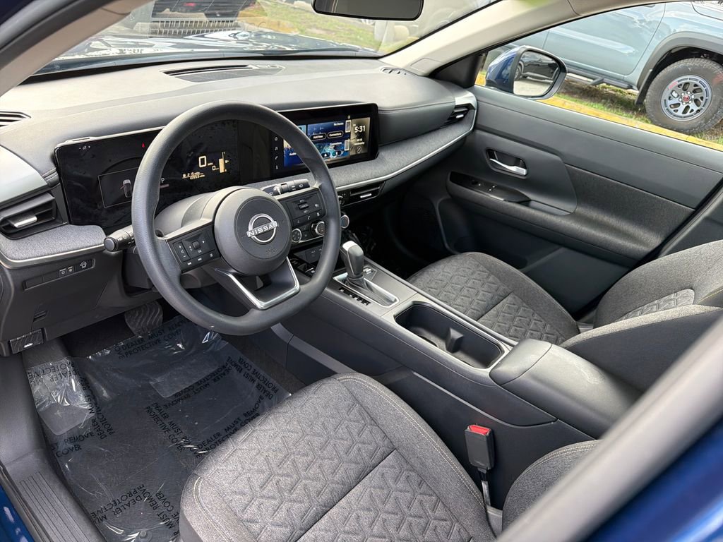 Used 2025 Nissan Kicks SV w/ SV Premium Package FWD image 13