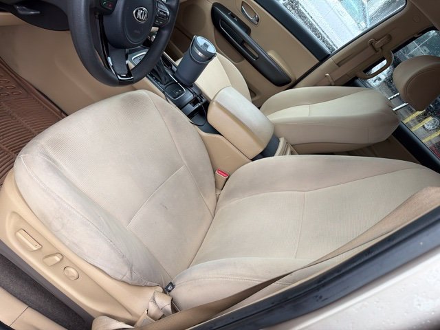 Used 2015 Kia Sedona LX FWD image 12