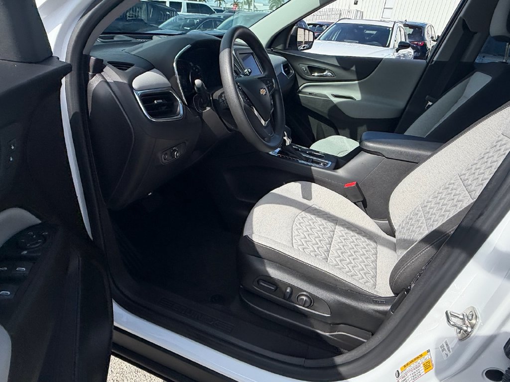 Used 2024 Chevrolet Equinox LS w/ LS Convenience Package FWD image 11