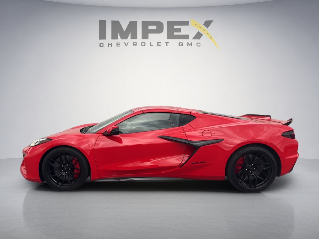 Used 2023 Chevrolet Corvette Z06 w/ Engine Appearance Package RWD image 2