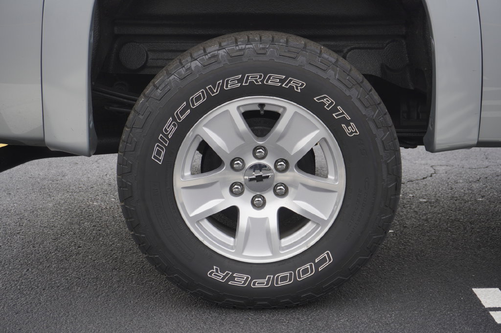 Used 2013 Chevrolet Silverado 1500 LTZ w/ Z71 Appearance Package AWD/4WD image 12
