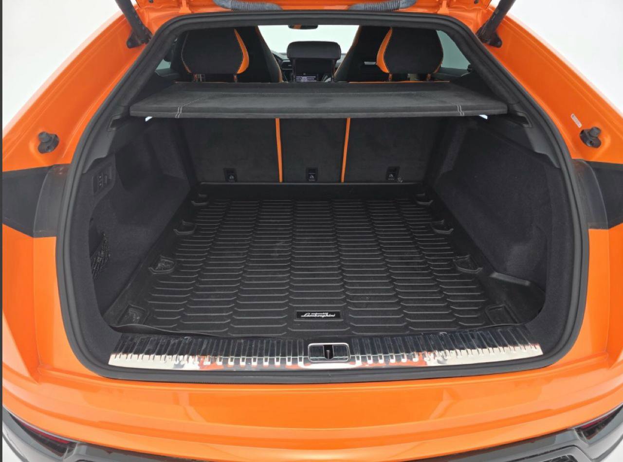 Used 2022 Lamborghini Urus image 18