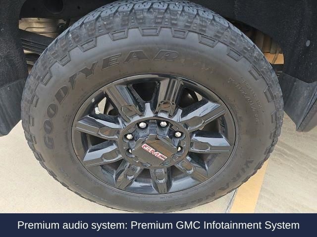Used 2024 GMC Sierra 2500 AT4 w/ Technology Package image 12