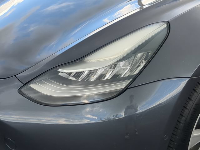 Used 2018 Tesla Model 3 Long Range RWD image 10