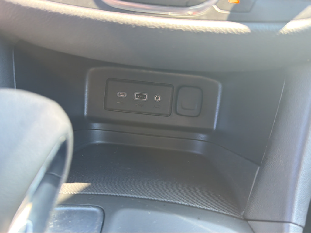 Used 2023 Chevrolet Equinox LT FWD image 29