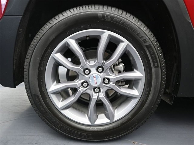 Used 2023 GMC Terrain SLT w/ Infotainment Package II image 9