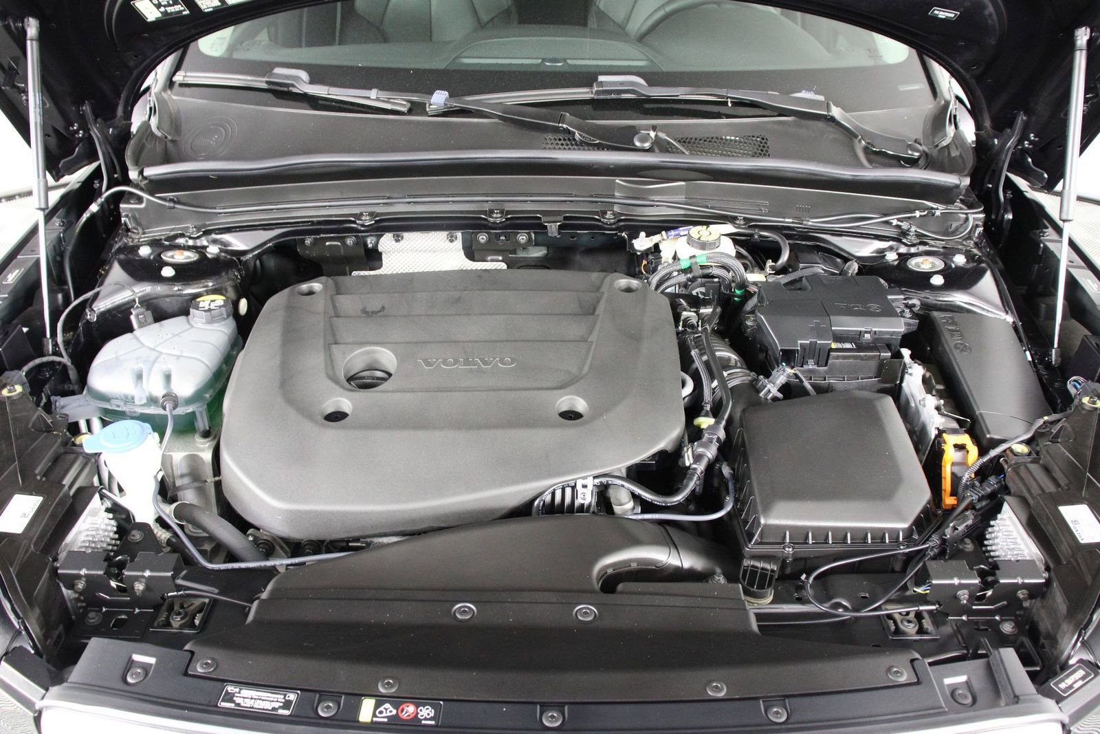 Used 2023 Volvo XC40 B5 Ultimate w/ Climate Package AWD/4WD image 24