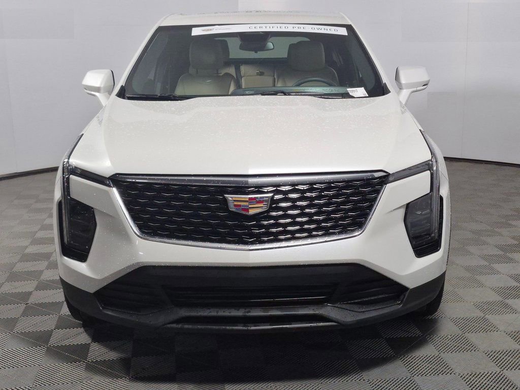 Certified 2024 Cadillac XT4 Luxury w/ Cold Weather Package image 2