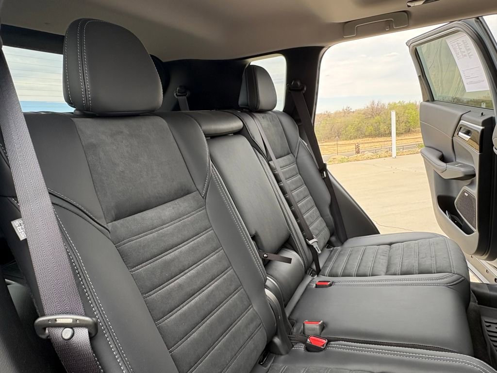 Used 2026 Mitsubishi Outlander Trail Edition image 15