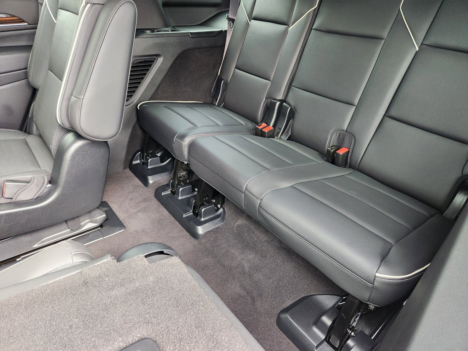 Certified 2023 Cadillac Escalade Premium Luxury w/ Performance Package AWD/4WD image 14