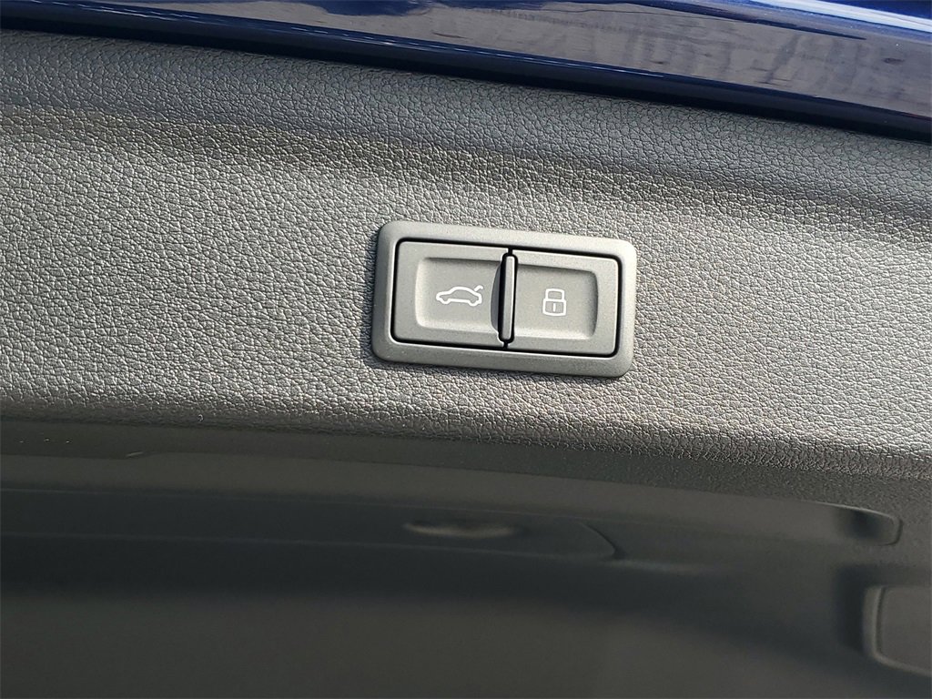 New 2025 Audi Q3 2.0T Premium image 31