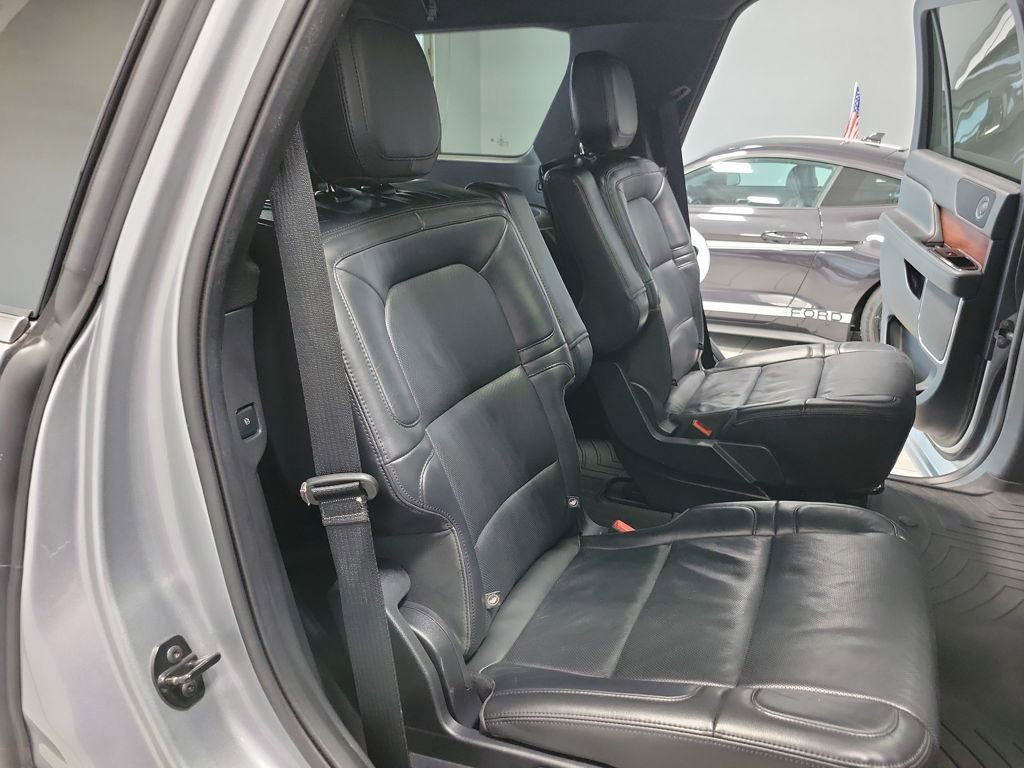 Used 2022 Lincoln Navigator Reserve image 12