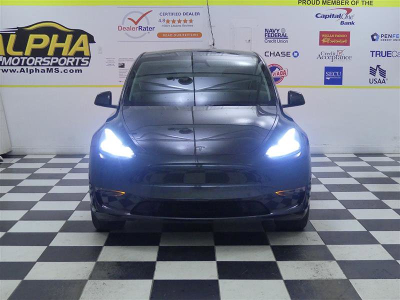 Used 2024 Tesla Model Y 2WD image 3