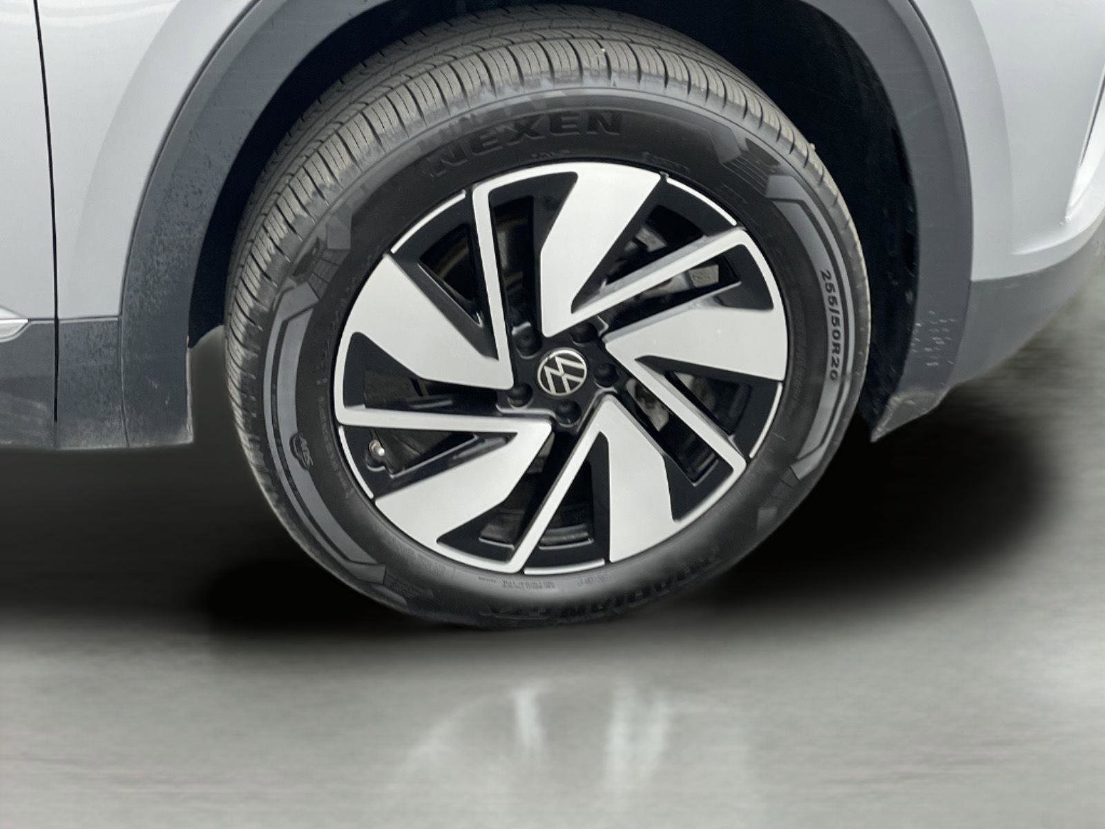 Used 2025 Volkswagen Atlas SEL image 11