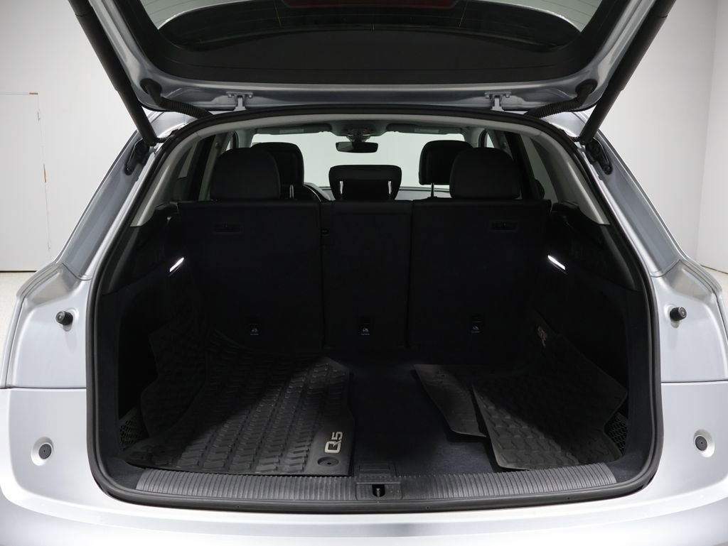 Used 2020 Audi Q5 2.0T Premium w/ Convenience Package image 5