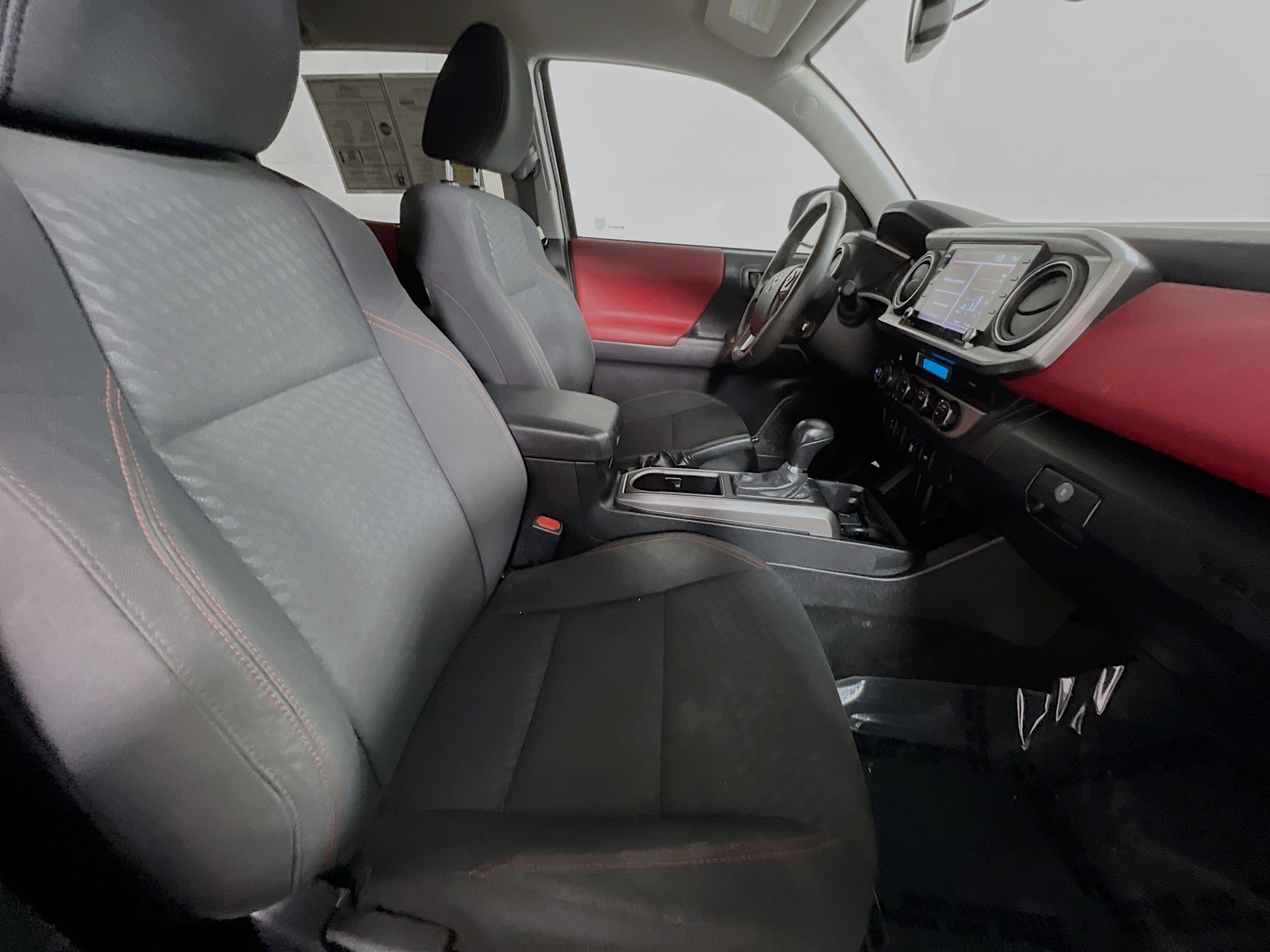 Used 2023 Toyota Tacoma SR5 image 31