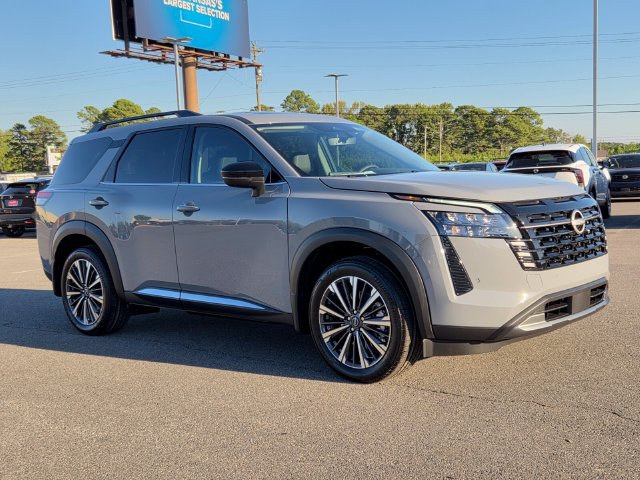 New 2026 Nissan Pathfinder Platinum FWD image 5