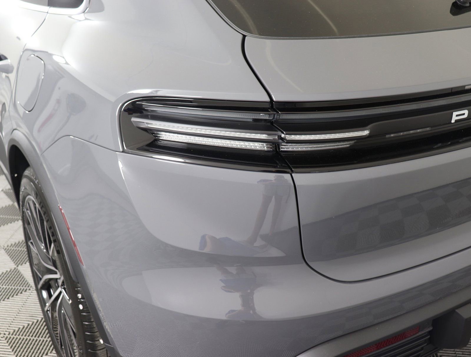 Certified 2025 Porsche Macan Electric RWD image 13