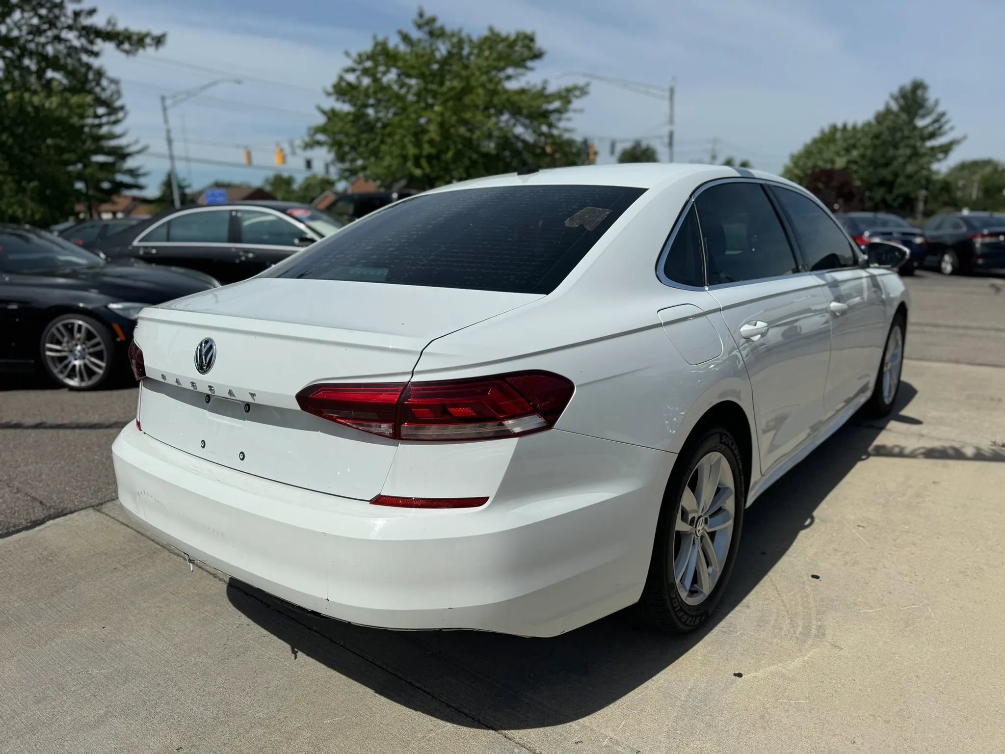 Used 2020 Volkswagen Passat 2.0T SE FWD image 5