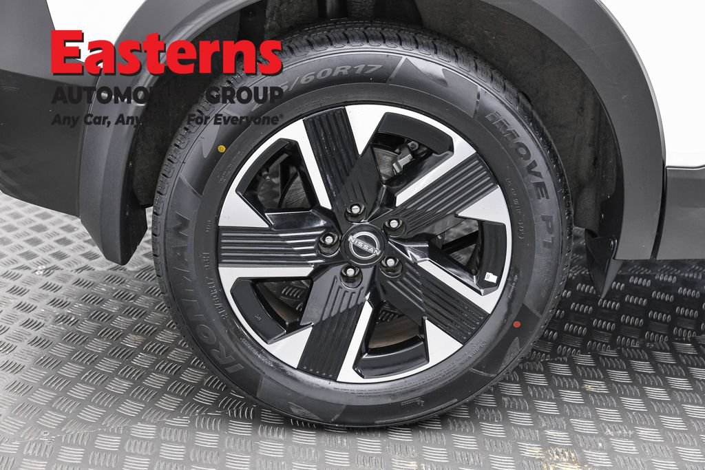Used 2025 Nissan Kicks SV w/ SV Premium Package AWD/4WD image 31