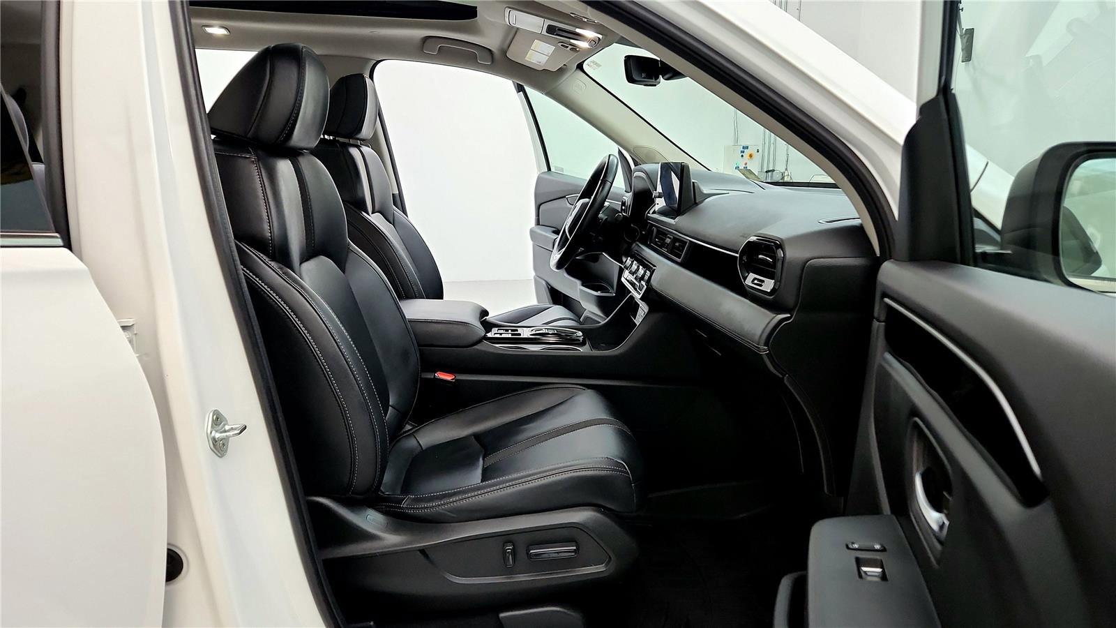 Used 2023 Honda Pilot Touring image 17