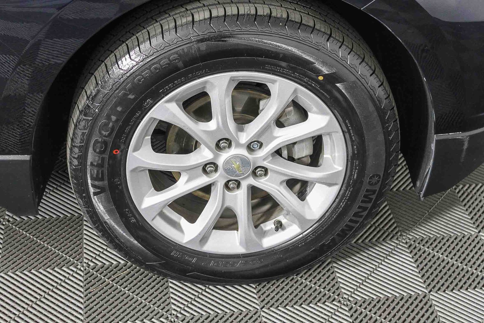 Used 2021 Chevrolet Equinox LS image 12