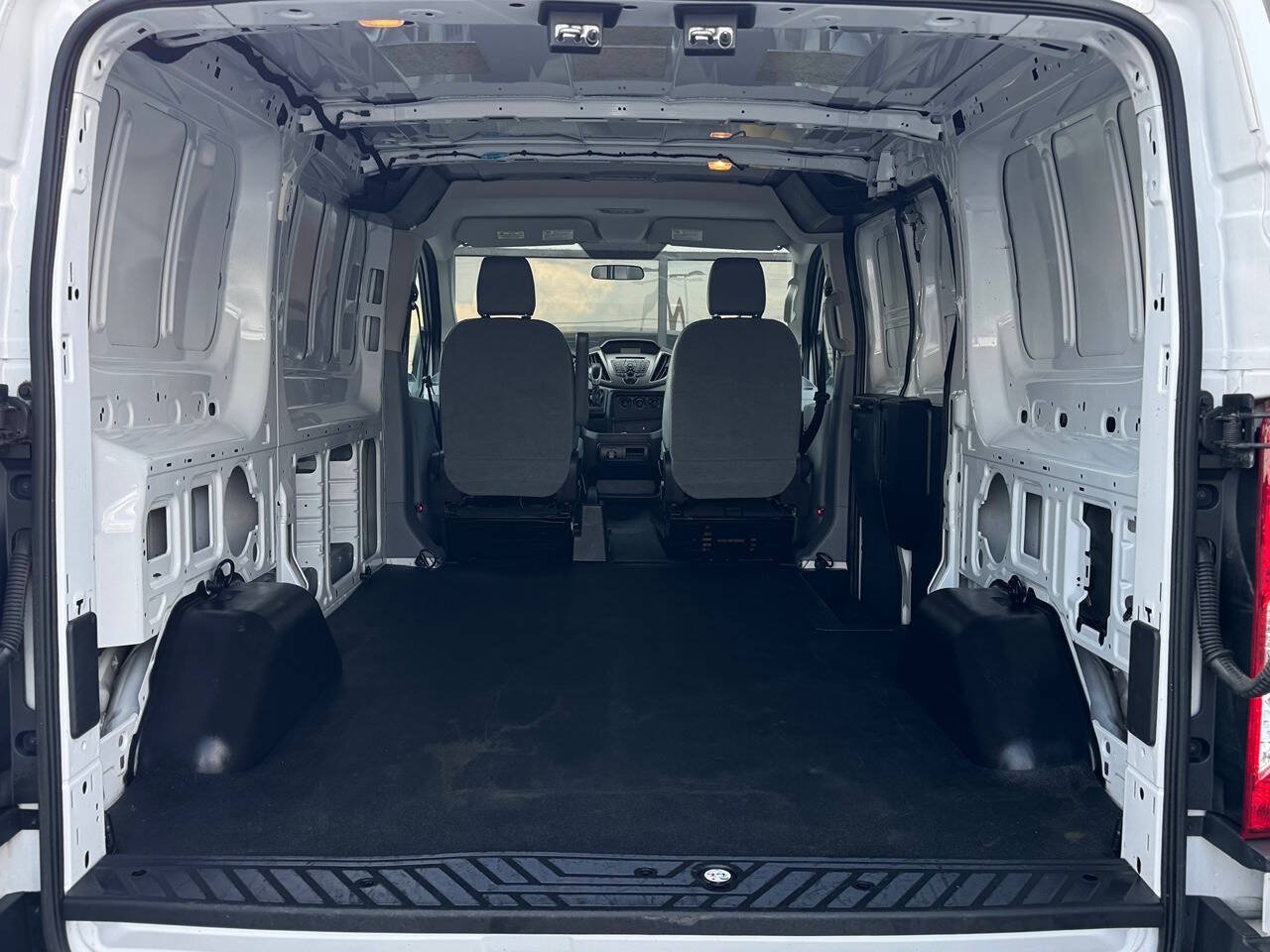 Used 2015 Ford Transit 150 130 Low Roof RWD image 9