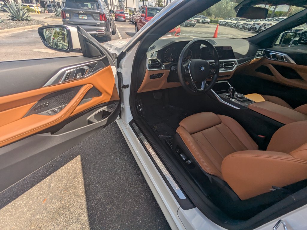 Used 2023 BMW 430i xDrive Convertible w/ Convenience Package AWD/4WD image 3