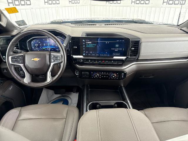 Used 2024 Chevrolet Silverado 2500 LTZ w/ LTZ Convenience Package AWD/4WD image 3