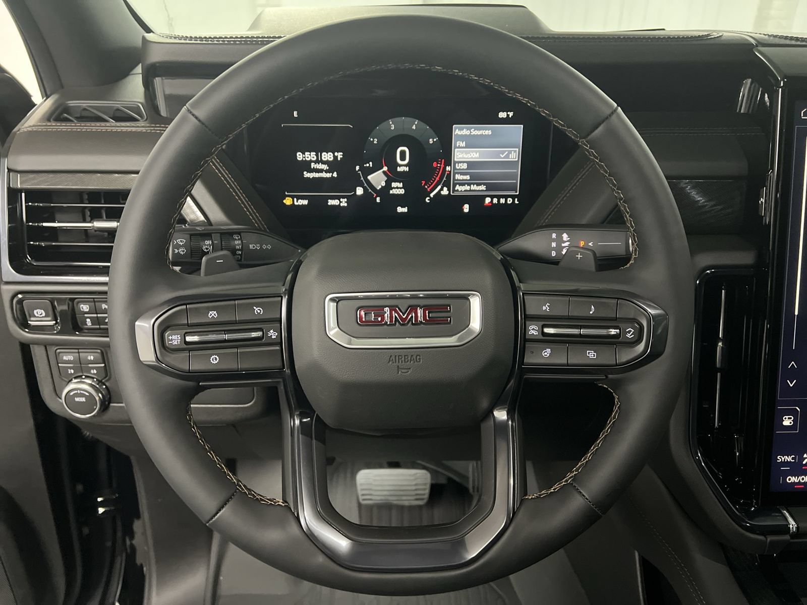 New 2026 GMC Yukon AT4 w/ AT4 Premium Package AWD/4WD image 32