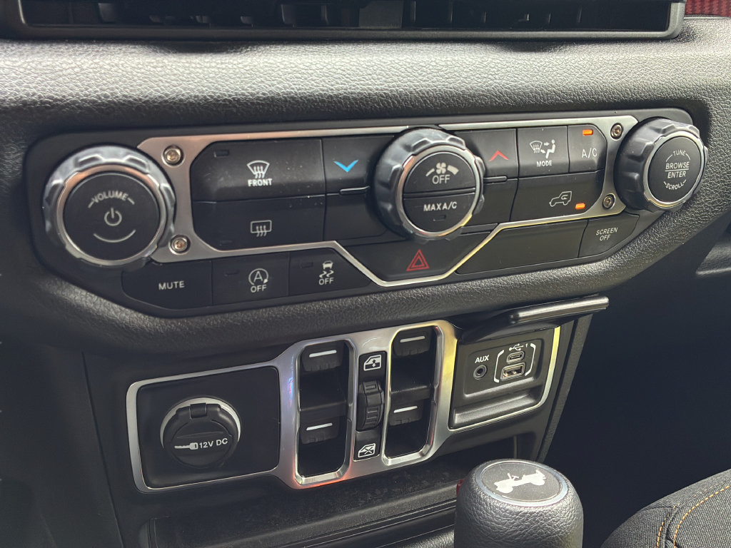 Used 2025 Jeep Wrangler Unlimited Sport AWD/4WD image 30