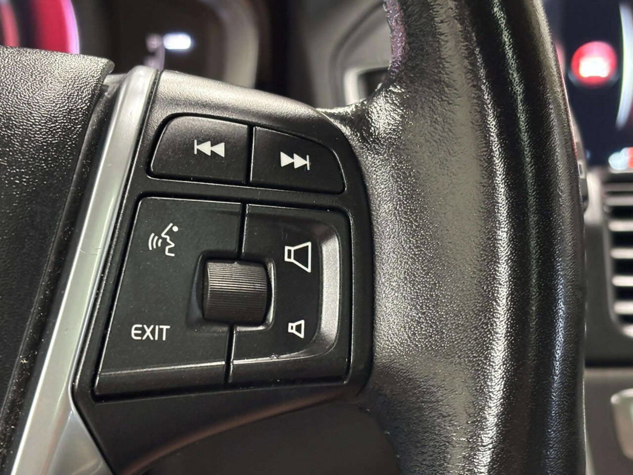 Used 2016 Volvo XC60 T6 w/ Proximity Package AWD/4WD image 37