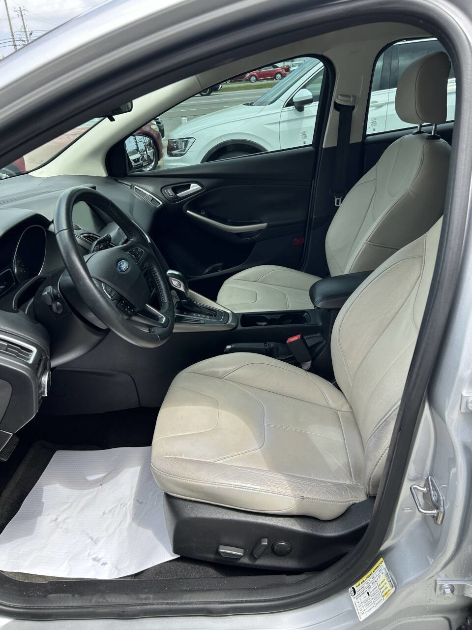 Used 2015 Ford Focus Titanium image 18