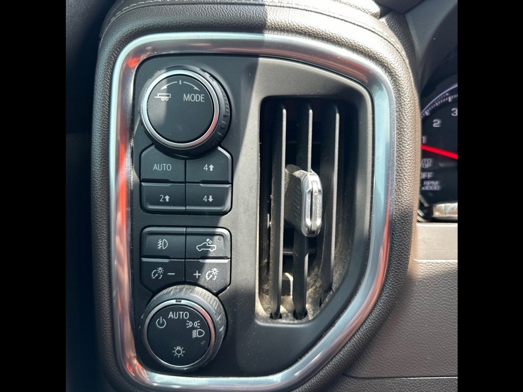 Used 2020 Chevrolet Silverado 1500 RST image 21