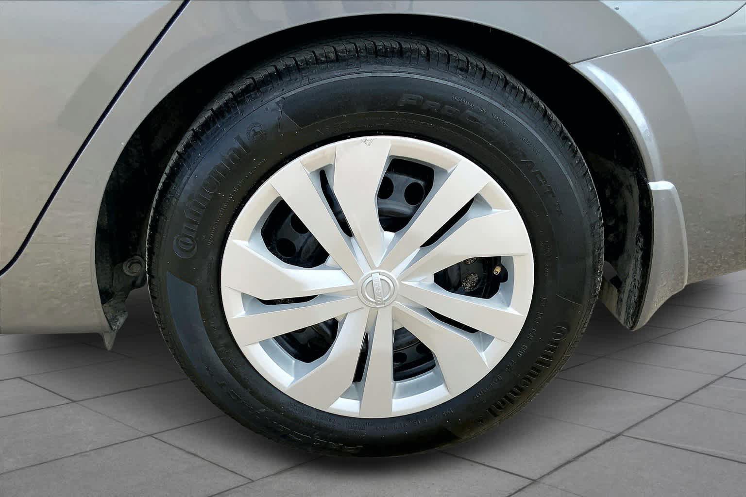 Used 2020 Nissan Versa S FWD image 10