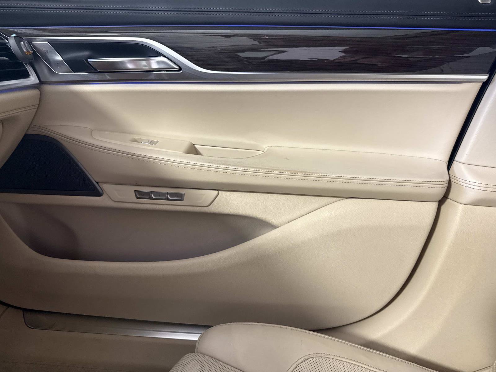 Used 2016 BMW 740i RWD image 20