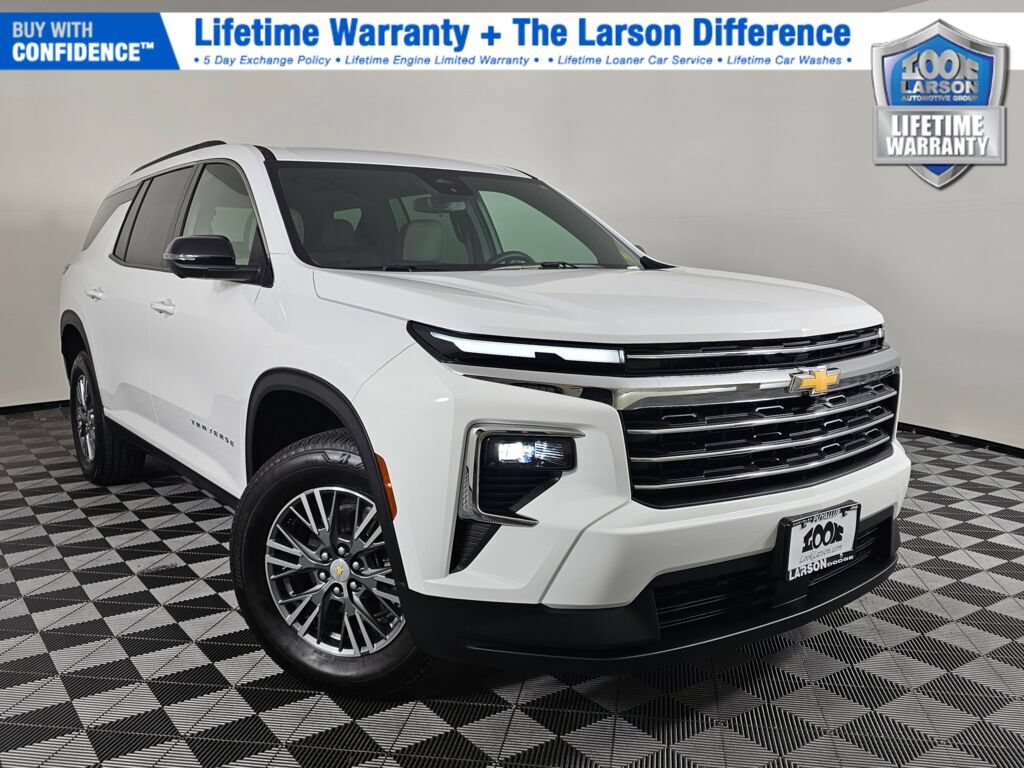 Used 2025 Chevrolet Traverse LT w/ Driver Confidence Package FWD image 1